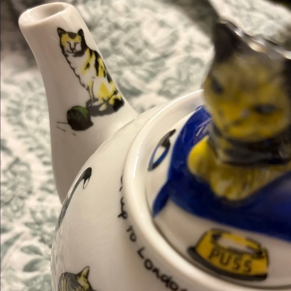 Paul Cardew cat tea Cat-Themed porcelain Teapot with Lid 48 oz.